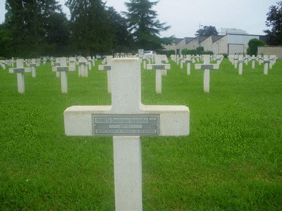 Tombe dePRUNETA Hyacinthe à <a HREF=fotom2l.php?necro=172>  <U>Vic-sur-Aisne (NÃ©cropole Nationale)</U> </A> D 123