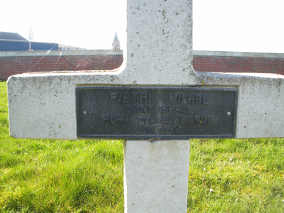 Tombe dePIETRI Pierre à <a HREF=fotom2l.php?necro=134>  <U>Villers-Carbonnel (NÃ©cropole Nationale)</U> </A> 63