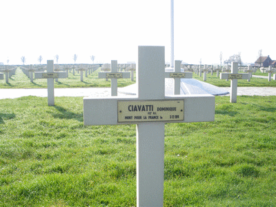 Tombe deCIAVATTI Dominique à <a HREF=fotom2l.php?necro=83>  <U>YPRES (CimetiÃ¨re National FranÃ§ais "Saint-Charles de Potyze")</U> </A> 1120