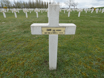 Tombe deZANI Don Jacques à <a HREF=fotom2l.php?necro=201>  <U>Minaucourt-le-Mesnil-lÃ¨s-Hurlus
(NÃ©cropole nationale Le Pont du Marson)</U> </A> 1117