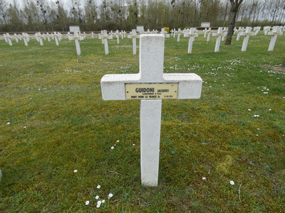 Tombe deGUIDONI Jacques Toussaint à <a HREF=fotom2l.php?necro=201>  <U>Minaucourt-le-Mesnil-lÃ¨s-Hurlus
(NÃ©cropole nationale Le Pont du Marson)</U> </A> 2443