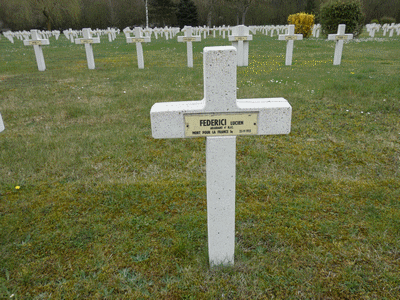 Tombe deFEDERICI Lucien à <a HREF=fotom2l.php?necro=201>  <U>Minaucourt-le-Mesnil-lÃ¨s-Hurlus
(NÃ©cropole nationale Le Pont du Marson)</U> </A> 2517