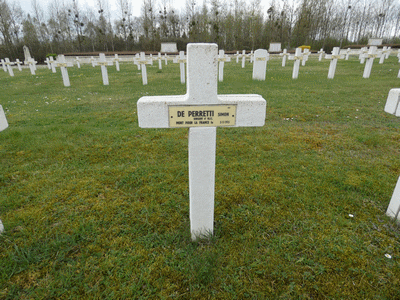 Tombe dePERETTI (de) Simon François à <a HREF=fotom2l.php?necro=201>  <U>Minaucourt-le-Mesnil-lÃ¨s-Hurlus
(NÃ©cropole nationale Le Pont du Marson)</U> </A> 2824