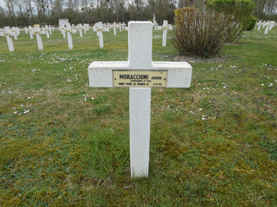 Tombe deMORACCHINI Joseph Antoine à <a HREF=fotom2l.php?necro=201>  <U>Minaucourt-le-Mesnil-lÃ¨s-Hurlus
(NÃ©cropole nationale Le Pont du Marson)</U> </A> 3668