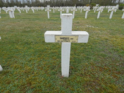 Tombe deSANTUCCI François David à <a HREF=fotom2l.php?necro=201>  <U>Minaucourt-le-Mesnil-lÃ¨s-Hurlus
(NÃ©cropole nationale Le Pont du Marson)</U> </A> 3722