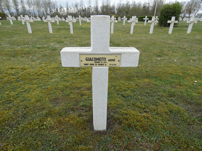 Tombe deGIACOMETTI Joseph André à <a HREF=fotom2l.php?necro=201>  <U>Minaucourt-le-Mesnil-lÃ¨s-Hurlus
(NÃ©cropole nationale Le Pont du Marson)</U> </A> 3804