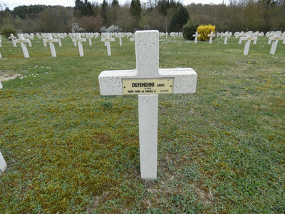 Tombe deDEFENDINI Ours Jean à <a HREF=fotom2l.php?necro=201>  <U>Minaucourt-le-Mesnil-lÃ¨s-Hurlus
(NÃ©cropole nationale Le Pont du Marson)</U> </A> 550