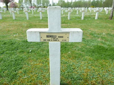 Tombe deBENIELLI Pierre à <a HREF=fotom2l.php?necro=201>  <U>Minaucourt-le-Mesnil-lÃ¨s-Hurlus
(NÃ©cropole nationale Le Pont du Marson)</U> </A> 5557