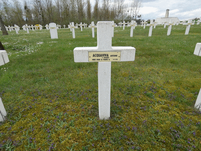 Tombe deACQUAVIVA Antoine à <a HREF=fotom2l.php?necro=201>  <U>Minaucourt-le-Mesnil-lÃ¨s-Hurlus
(NÃ©cropole nationale Le Pont du Marson)</U> </A> 873