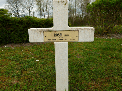 Tombe deROSSI Jean André à <a HREF=fotom2l.php?necro=201>  <U>Minaucourt-le-Mesnil-lÃ¨s-Hurlus
(NÃ©cropole nationale Le Pont du Marson)</U> </A> 8951