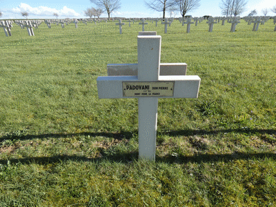 Tombe dePADOVANI Don Pierre à <a HREF=fotom2l.php?necro=202>  <U>Esnes-en-Argonne (NÃ©cropole nationale)</U> </A> 2174