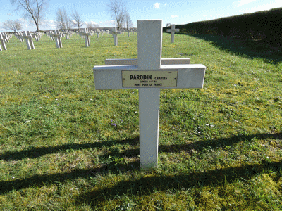 Tombe dePARODIN Charles à <a HREF=fotom2l.php?necro=202>  <U>Esnes-en-Argonne (NÃ©cropole nationale)</U> </A> 2702