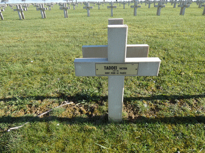 Tombe deTADDEI Victor Etienne à <a HREF=fotom2l.php?necro=202>  <U>Esnes-en-Argonne (NÃ©cropole nationale)</U> </A> 2768