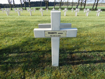 Tombe dePRUNETTI Georges à <a HREF=fotom2l.php?necro=202>  <U>Esnes-en-Argonne (NÃ©cropole nationale)</U> </A> 3020