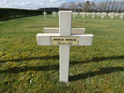 Tombe deALBERTINI Xavier à <a HREF=fotom2l.php?necro=202>  <U>Esnes-en-Argonne (NÃ©cropole nationale)</U> </A> Tombe collective 803