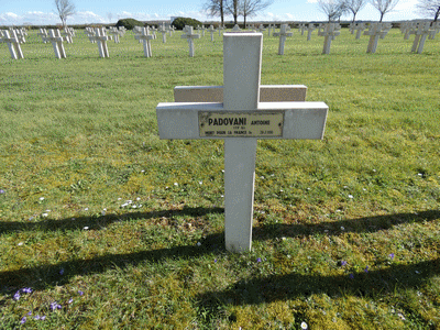 Tombe dePADOVANI François Antoine à <a HREF=fotom2l.php?necro=202>  <U>Esnes-en-Argonne (NÃ©cropole nationale)</U> </A> 940