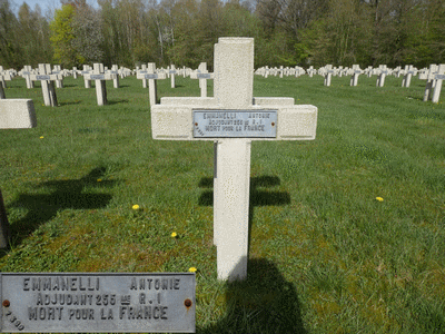 Tombe deEMMANUELLI Antoine à <a HREF=fotom2l.php?necro=211>  <U>Saint-Thomas-en-Argonne (NÃ©cropole nationale)</U> </A> 2380