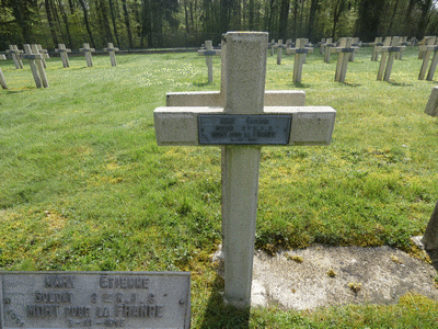 Tombe deMARY Etienne Antoine à <a HREF=fotom2l.php?necro=211>  <U>Saint-Thomas-en-Argonne (NÃ©cropole nationale)</U> </A> 4051