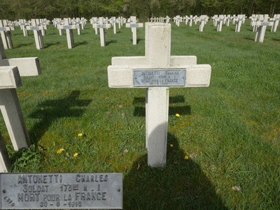 Tombe deANTONETTI Charles Marie à <a HREF=fotom2l.php?necro=211>  <U>Saint-Thomas-en-Argonne (NÃ©cropole nationale)</U> </A> 4310