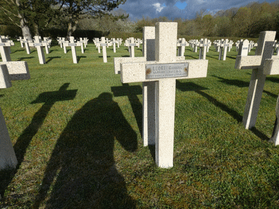 Tombe deLEONI Gabriel  à <a HREF=fotom2l.php?necro=221>  <U>Sainte-Menehould (NÃ©cropole nationale)</U> </A> 1037