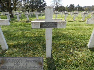 Tombe deVALDACCI Joseph à <a HREF=fotom2l.php?necro=221>  <U>Sainte-Menehould (NÃ©cropole nationale)</U> </A> 1653