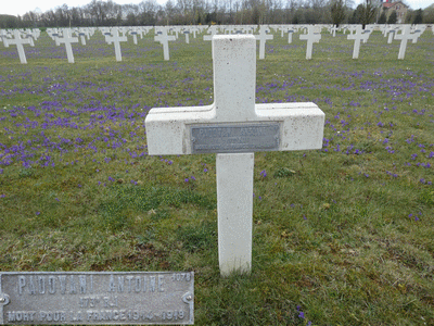 Tombe dePADOVANI Antoine François à <a HREF=fotom2l.php?necro=252>  <U>Bras-sur-Meuse (NÃ©cropole militaire)</U> </A> 1078