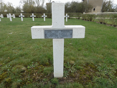 Tombe deLECA Jean Dominique à <a HREF=fotom2l.php?necro=252>  <U>Bras-sur-Meuse (NÃ©cropole militaire)</U> </A> 3933