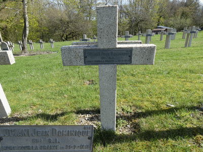 Tombe deLUCIANI Jean Dominique à <a HREF=fotom2l.php?necro=253>  <U>Florent en Argonne (NÃ©cropole militaire)</U> </A> 1529