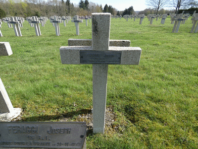 Tombe deFERACCI Joseph à <a HREF=fotom2l.php?necro=253>  <U>Florent en Argonne (NÃ©cropole militaire)</U> </A> 21