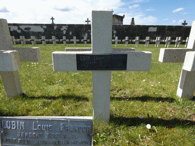 Tombe deLUBIN Louis François à <a HREF=fotom2l.php?necro=282>  <U>Verdun ( NÃ©cropole nationale Faubourg PavÃ©)</U> </A> Carr&eacute; 14/18. Tombe 1132