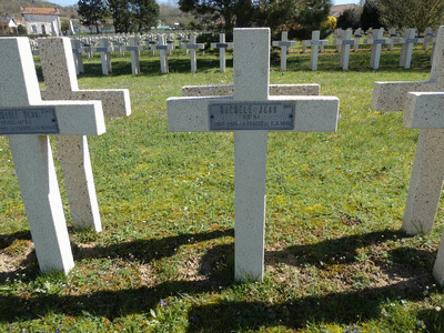 Tombe deRACHELI Jean François à <a HREF=fotom2l.php?necro=282>  <U>Verdun ( NÃ©cropole nationale Faubourg PavÃ©)</U> </A> Carr&eacute; 14/18. Tombe 2600