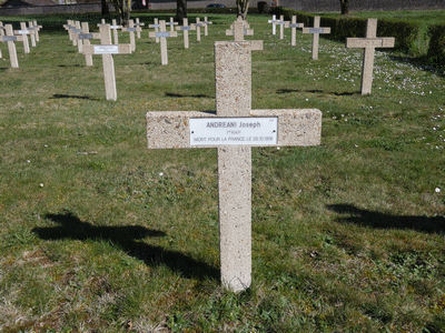 Tombe deANDREANI Joseph Antoine à <a HREF=fotom2l.php?necro=283>  <U>Verdun (NÃ©cropole nationale Bevaux)</U> </A> 459