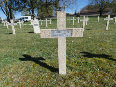 Tombe deSANTINI Joseph Marie à <a HREF=fotom2l.php?necro=283>  <U>Verdun (NÃ©cropole nationale Bevaux)</U> </A> Carr&eacute; 2. rang 4. Tombe 77