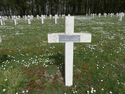 Tombe deMUSCATELLI Jean Baptiste à <a HREF=fotom2l.php?necro=284>  <U>Dombasle-en-Argonne (NÃ©cropole nationale Le Bois de BÃ©thelainville)</U> </A> 550