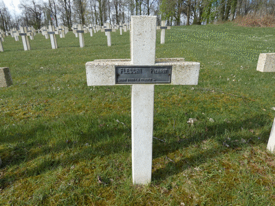 Tombe deFIESCHI Pierre à <a HREF=fotom2l.php?necro=285>  <U>Vauquois (CimetiÃ¨re national de la Maize)</U> </A> 1079