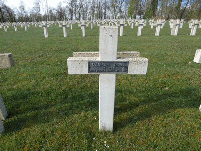 Tombe deCOLOMBANI Thomas à <a HREF=fotom2l.php?necro=285>  <U>Vauquois (CimetiÃ¨re national de la Maize)</U> </A> 1669