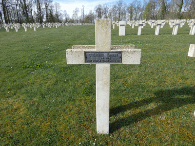 Tombe deGUERRINI Vincent à <a HREF=fotom2l.php?necro=285>  <U>Vauquois (CimetiÃ¨re national de la Maize)</U> </A> 2356