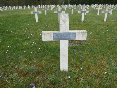 Tombe deASTOLFI Paul Dominique à <a HREF=fotom2l.php?necro=289>  <U>Verdun ( NÃ©cropole nationale "Le Glorieux")</U> </A> 2571