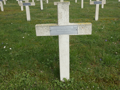 Tombe deBORGHETTI Pierre Paul à <a HREF=fotom2l.php?necro=289>  <U>Verdun ( NÃ©cropole nationale "Le Glorieux")</U> </A> 777