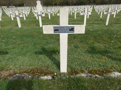 Tombe deDONSIMONI Michel à <a HREF=fotom2l.php?necro=289>  <U>Verdun ( NÃ©cropole nationale "Le Glorieux")</U> </A> 796