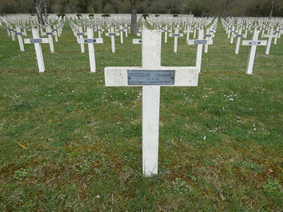 Tombe deGIUSTINIANI François à <a HREF=fotom2l.php?necro=289>  <U>Verdun ( NÃ©cropole nationale "Le Glorieux")</U> </A> 978