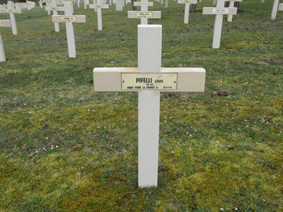 Tombe dePIFELLI Louis à <a HREF=fotom2l.php?necro=290>  <U>Souhesmes-Rampont (NÃ©cropole nationale 
de Fontaine Routhon)</U> </A> 414