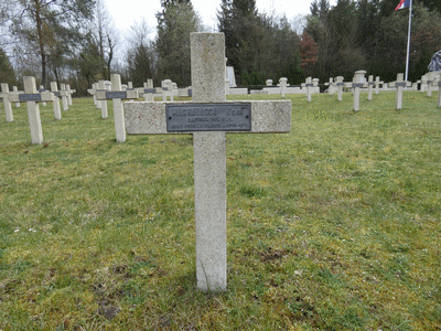 Tombe deMAGNAVACCA Toussaint à <a HREF=fotom2l.php?necro=292>  <U>Saint-Mihiel (NÃ©cropole nationale de Vaux-Racine)</U> </A> 1275