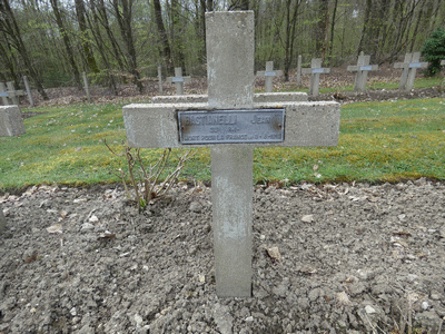 Tombe deBASTIANELLI Jean à <a HREF=fotom2l.php?necro=294>  <U>Lachalade (NÃ©cropole nationale de la Forestiere)</U> </A> 240