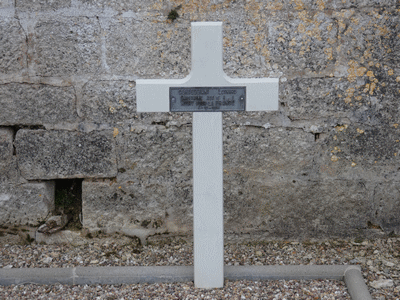 Tombe deCORTEGGIANI Léonard à <a HREF=fotom2l.php?necro=347>  <U>Rupt en Woevre Â (CarrÃ© militaire du cimetiÃ¨re communal)</U> </A> Tombe 12 