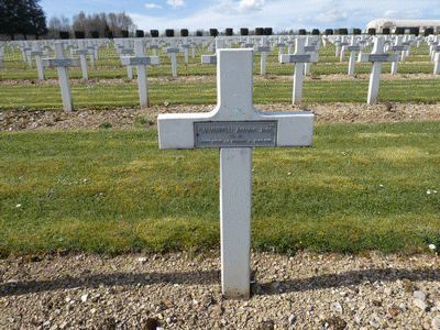 Tombe deSALVARELLI Antoine à <a HREF=fotom2l.php?necro=6>  <U>Fleury-devant-Douaumont (NÃ©cropole nationale Douaumont)</U> </A> 12771