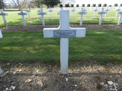 Tombe deCOLLE Don Pierre à <a HREF=fotom2l.php?necro=6>  <U>Fleury-devant-Douaumont (NÃ©cropole nationale Douaumont)</U> </A> 13011