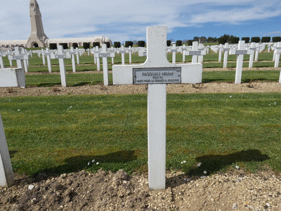 Tombe dePASQUALI Michel à <a HREF=fotom2l.php?necro=6>  <U>Fleury-devant-Douaumont (NÃ©cropole nationale Douaumont)</U> </A> 5022