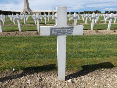 Tombe deROSSINI Jean Paul à <a HREF=fotom2l.php?necro=6>  <U>Fleury-devant-Douaumont (NÃ©cropole nationale Douaumont)</U> </A> 5104