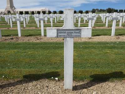 Tombe deCERVONI Adolphe à <a HREF=fotom2l.php?necro=6>  <U>Fleury-devant-Douaumont (NÃ©cropole nationale Douaumont)</U> </A> 5376